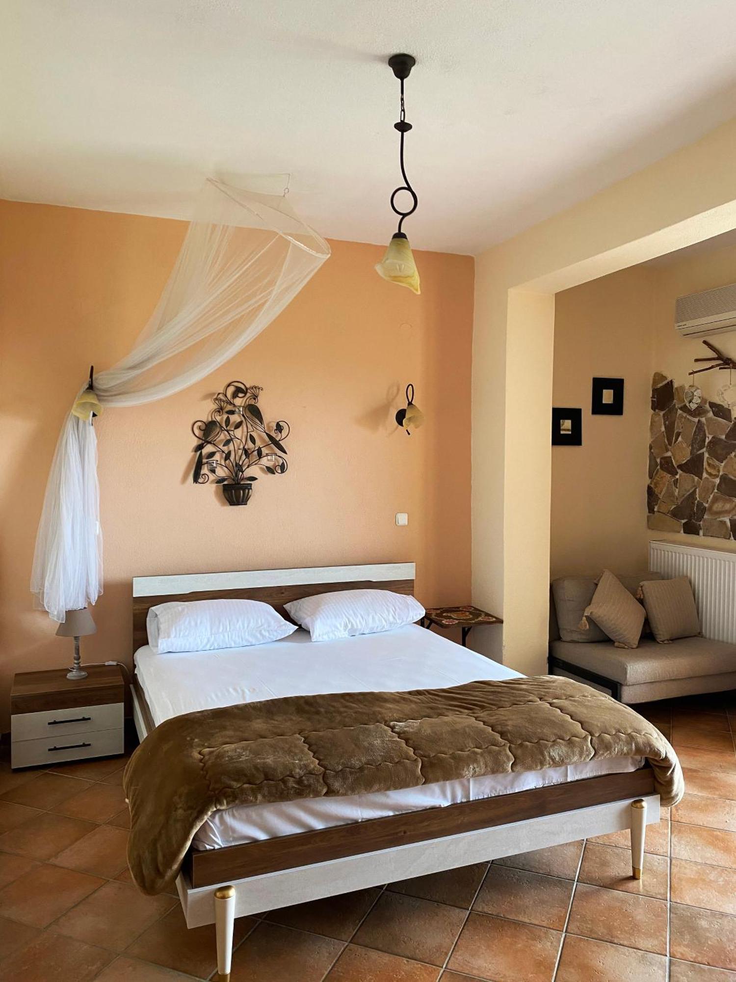 Guesthouse Kerkinitis Lithotopos Екстер'єр фото